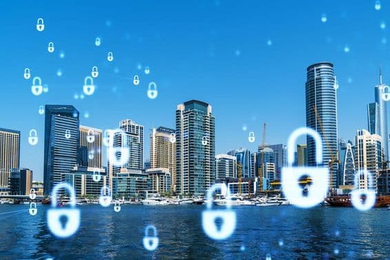 Dubai business downtown, előtte kivetítve lakatok.