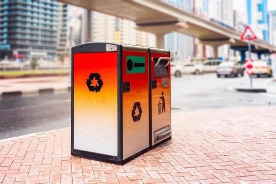 Dubai szelektív gyűjtőkuka.