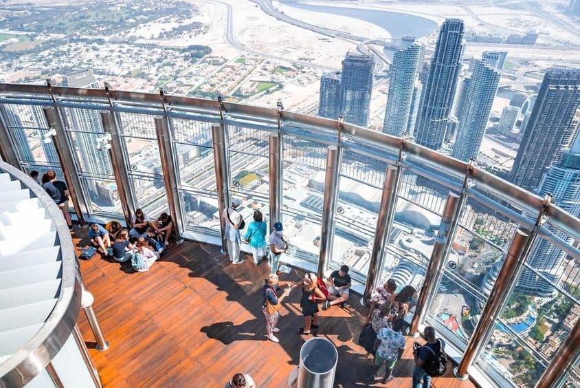 Burj Khalifa 124. emeletéről kilátás.