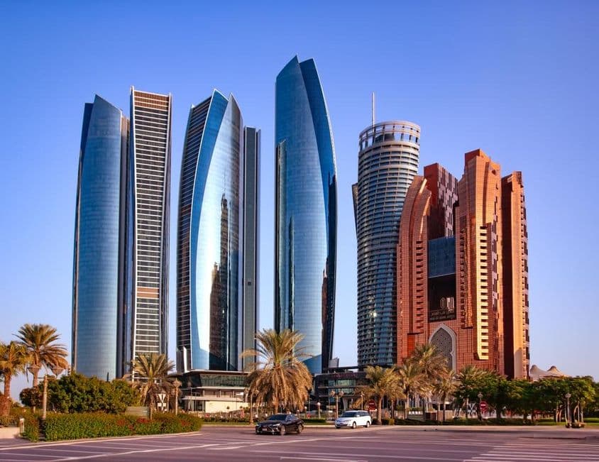 Abu Dhabi felhőkarcolok.