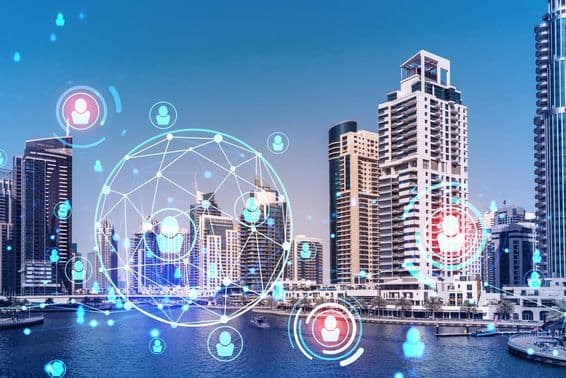 Dubai business downtown felhőkarcoló, ikonok hologram, emberi erőforrások koncepciója.