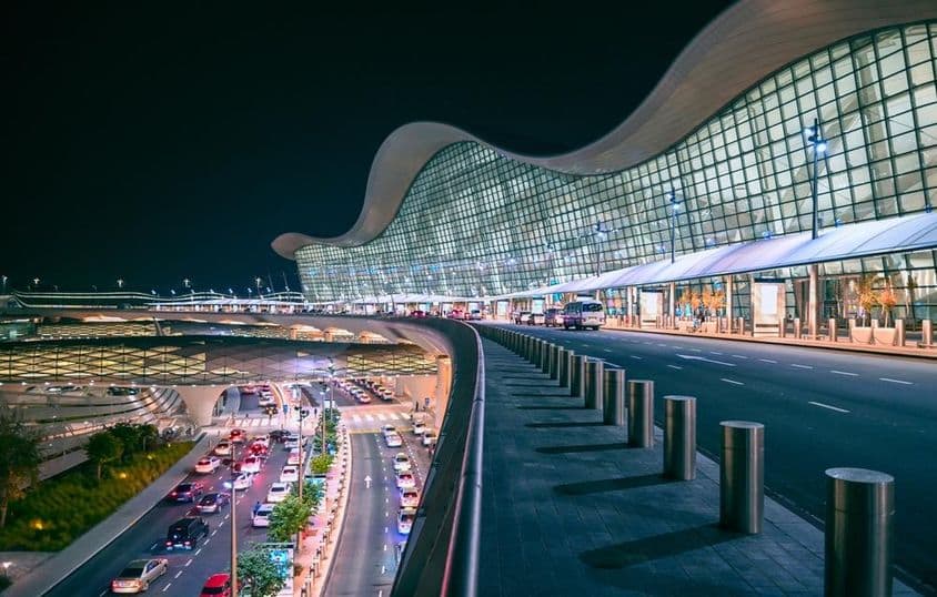 Abu Dhabi a Zayed Nemzetközi Repülőtér.