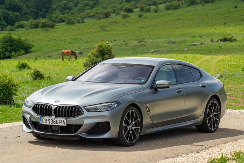 BMW 840 gépjármű.