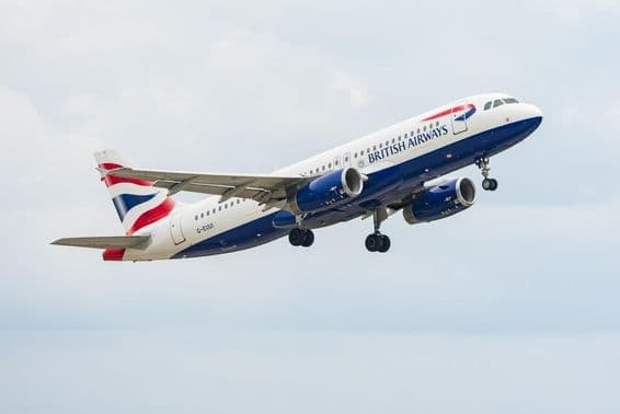 A British Airways keskeny törzsű Airbus A320-232 típusú utasszállító repülőgépe.