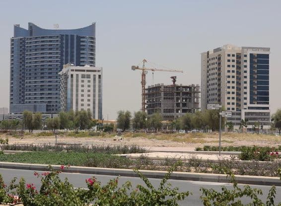Lakóépületek a Dubai Land Residence komplexum közösségben.