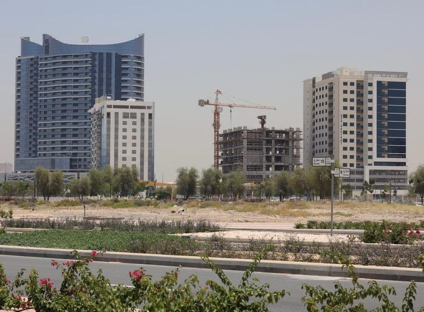 Lakóépületek a Dubai Land Residence komplexum közösségben.