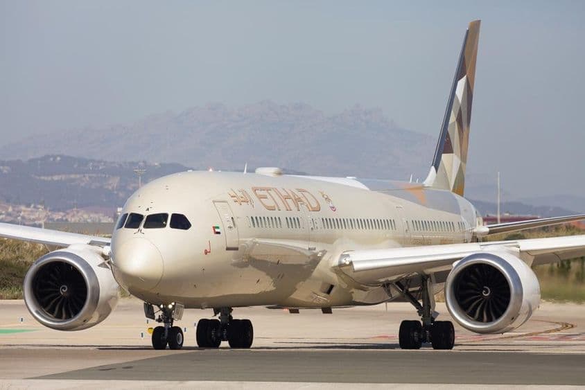 Etihad Airways Boeing 787-9 Dreamliner a gurulóúton.