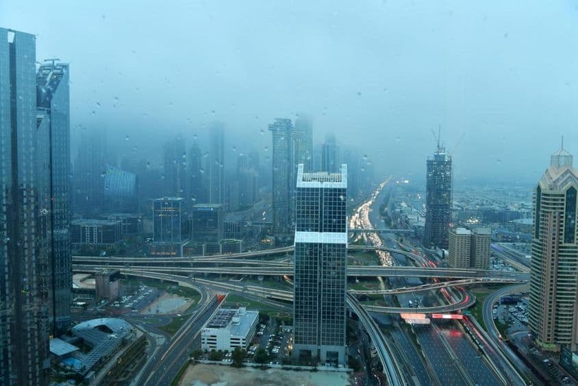Dubai, Egyesült Arab Emírségek, heves esőzések idején.