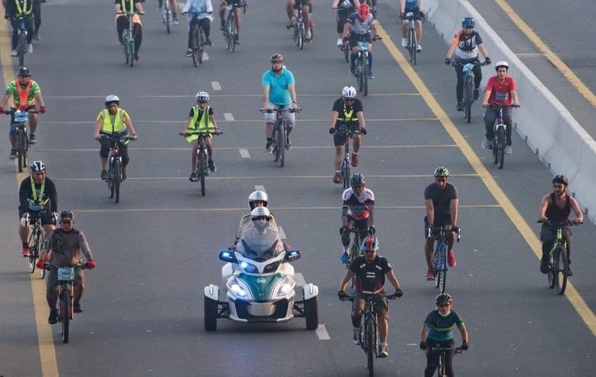 Dubai kerékpárverseny, útlezárások.