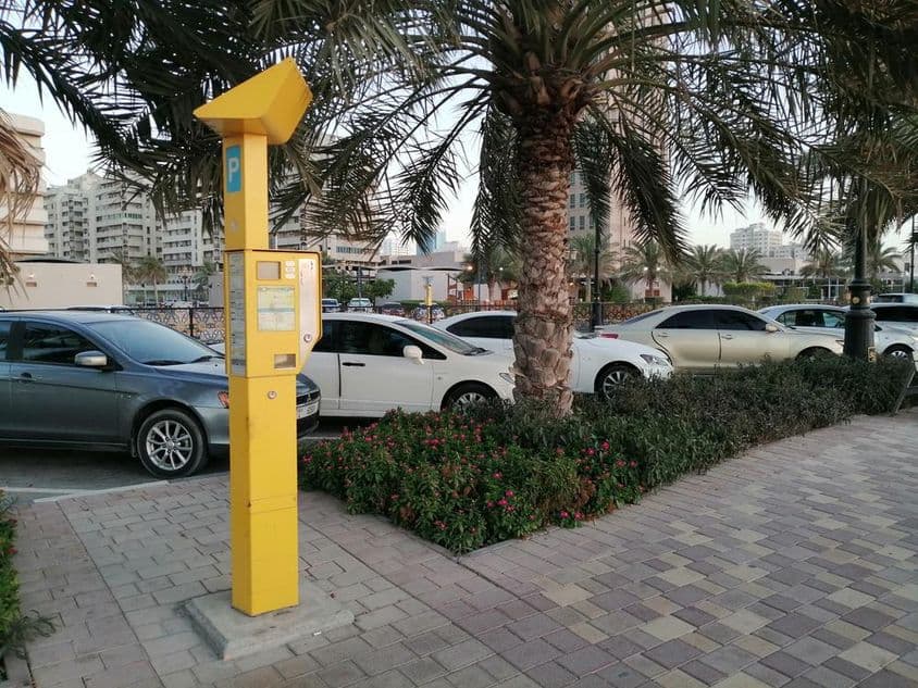Sharjah önkormányzatának parkolóórája.