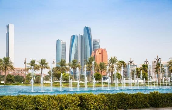 Egyesült Arab Emírségek, Abu Dhabi üzleti és lakóközpont.