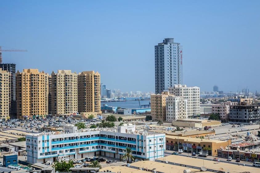 Ajman városképe, az Egyesült Arab Emírségekben található Ajman emírség fővárosa.