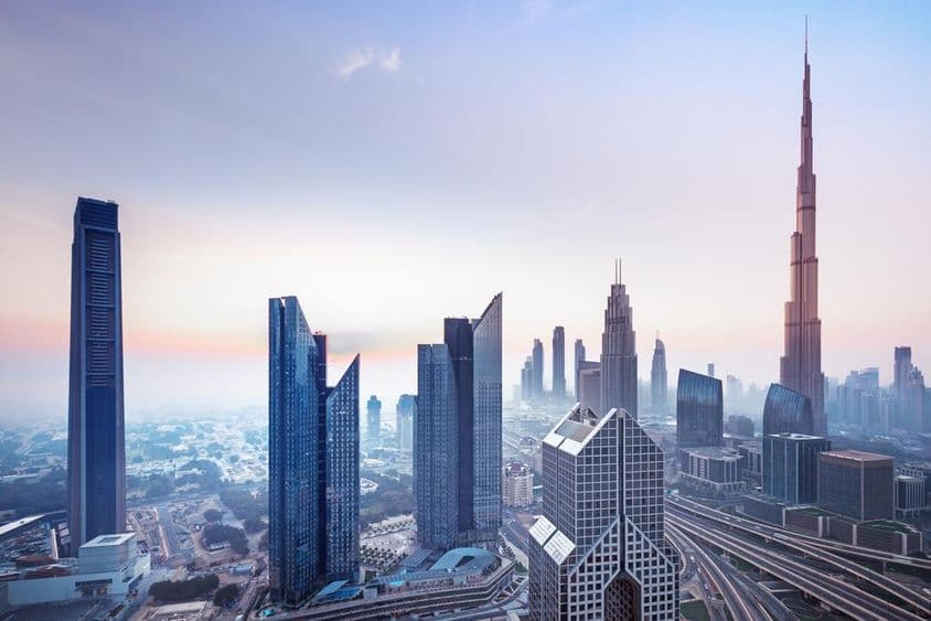 Dubai városközpontjának látképe, Egyesült Arab Emírségek.