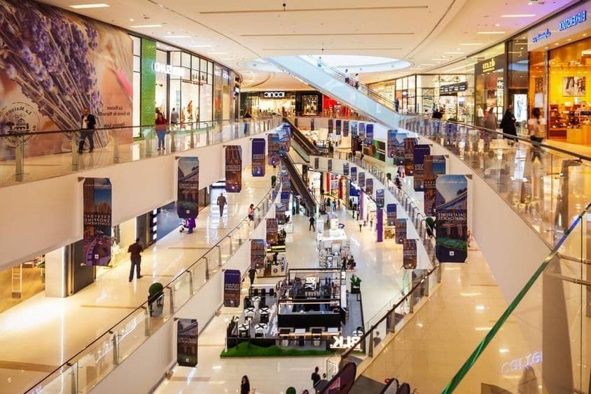 Dubai Mall a világ egyik legnagyobb bevásárlóközpontja Dubai városában.