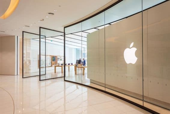 Apple Store az Egyesült Arab Emírségekben található Dubai Mallban.
