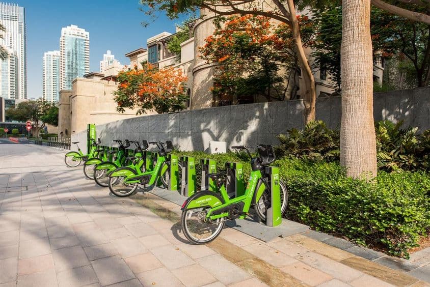 Careem kerékpárkölcsönző cég Dubai belvárosában.