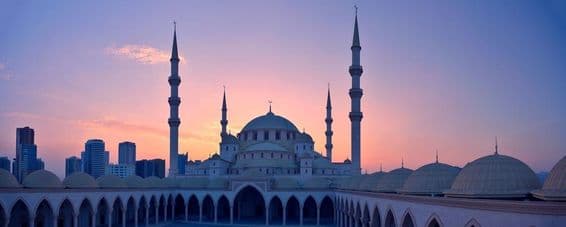 Sheikh Zayed mecset, az Egyesült Arab Emírségek második legnagyobb mecsete.