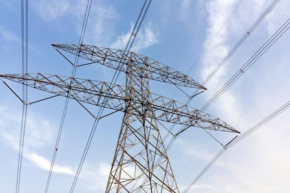 Sharjah nagyfeszültségű vezetékek.