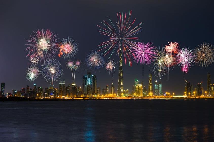 Tűzijáték Dubaiban, Egyesült Arab Emírségekben.