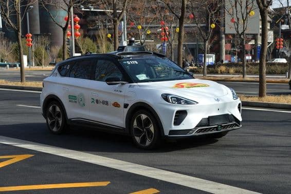 A Baidu és a BAIC csoport önvezető taxijának új generációja.