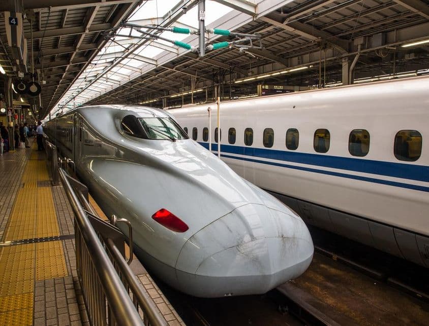 Shinkansen nagysebességű vonat, a japán technológia leghíresebb szimbóluma.