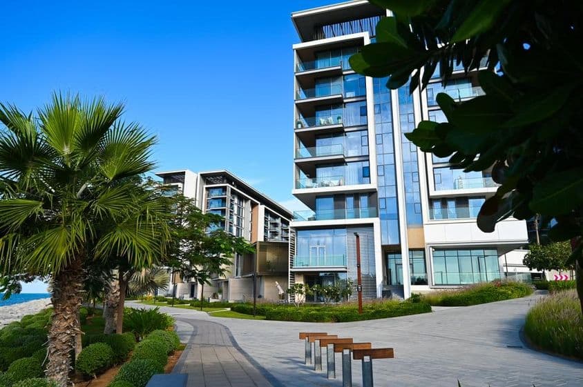 Dubai lakói közösség a bluewaters-szigeten.