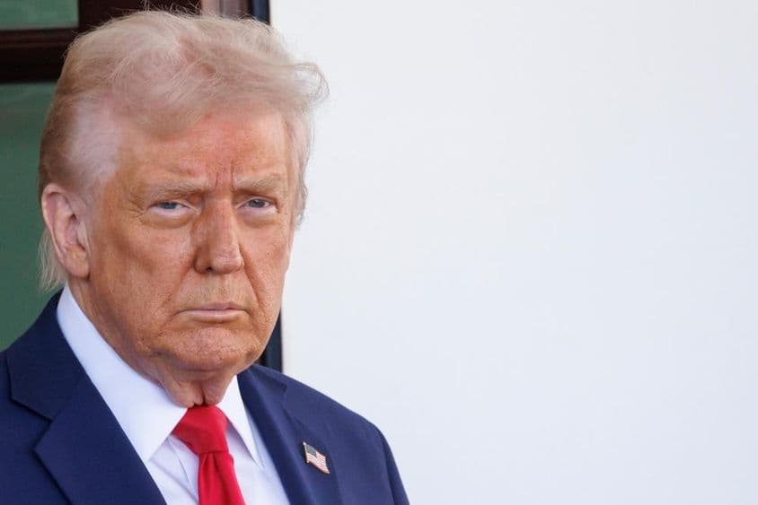 Donald Trump az USA elnöke.