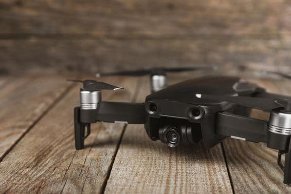 Drón quadkopter rádióvezérléssel.