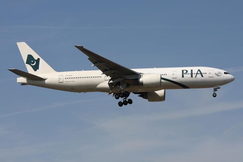 PIA Pakistan International Airlines Boeing 777-200-as AP-BGL lajstromjelű repülőgépe.