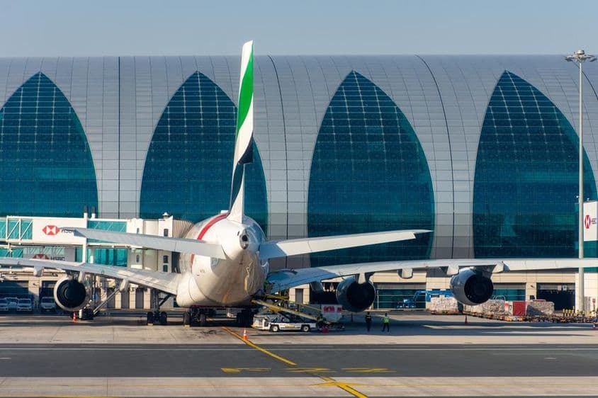 Az Emirates Airlines repülőgépflottája a Dubai Nemzetközi Repülőtéren.