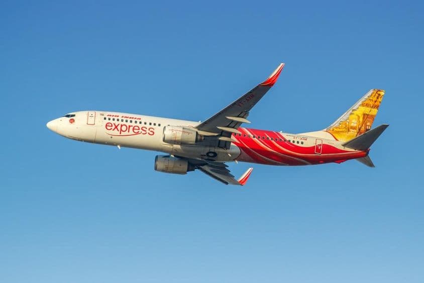 Air India Express Boeing 737-800 repülőgép a Dubai repülőtéren.