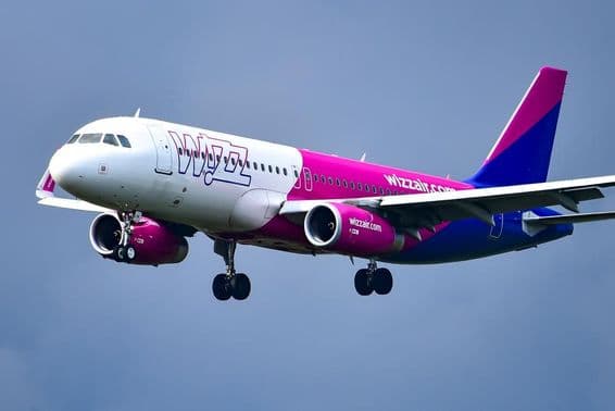 Magyar Wizz Air HA-LYW Airbus A320.