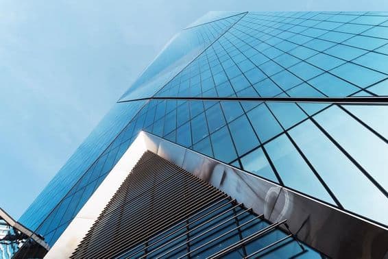 Dubai irodaház utcafronti oldala.