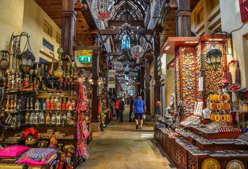 A hagyományos arab stílusú bazár a Madinat Jumeirah üdülőhely része.