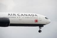 Air Canada Boeing 777 landolás a Toronto Pearson nemzetközi repülőtéren.