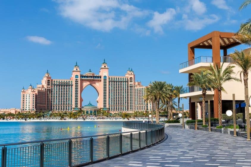 Dubai Atlantis Hotel egy mesterséges szigeten.