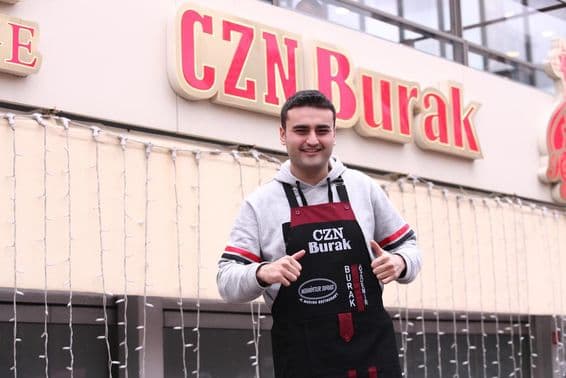 A híres török séf, CZN Burak Özdemir portréja.