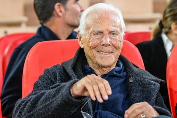 Giorgio Armani a kosárlabda Euroliga mérkőzésén.