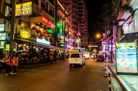 Burgos utca, Makati városában, Manilában, a Fülöp-szigeteken.