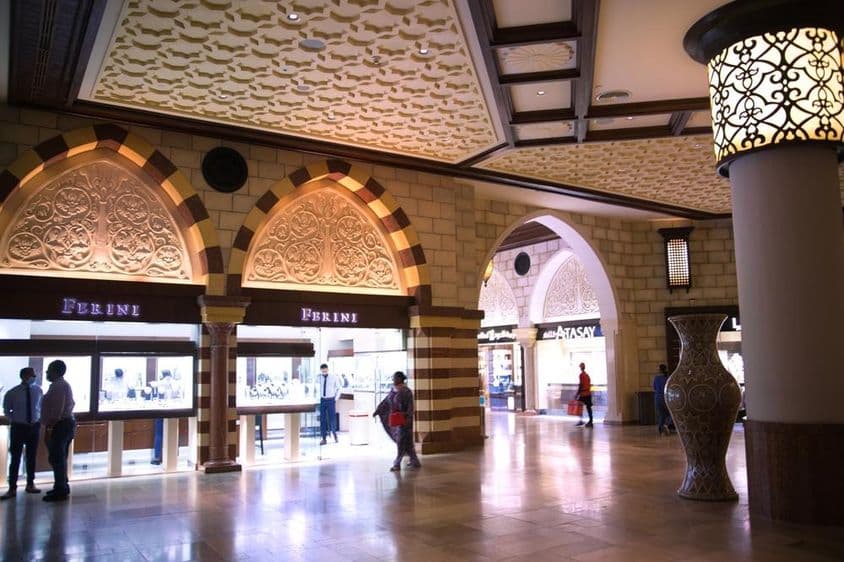 Dubai Mall bevásárlóközpont, a világ legnagyobb bevásárló helye.