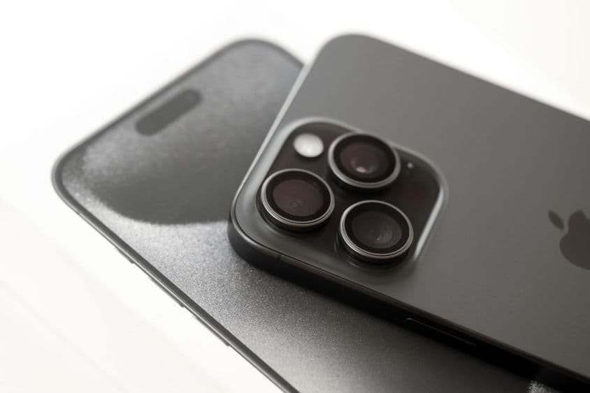 Apple Iphone 15 Pro Max okostelefon.