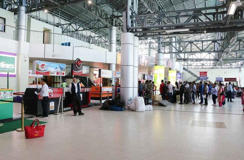 KATMANDU, NEPÁL Tribhuvan nemzetközi repülőtér, belföldi terminál.