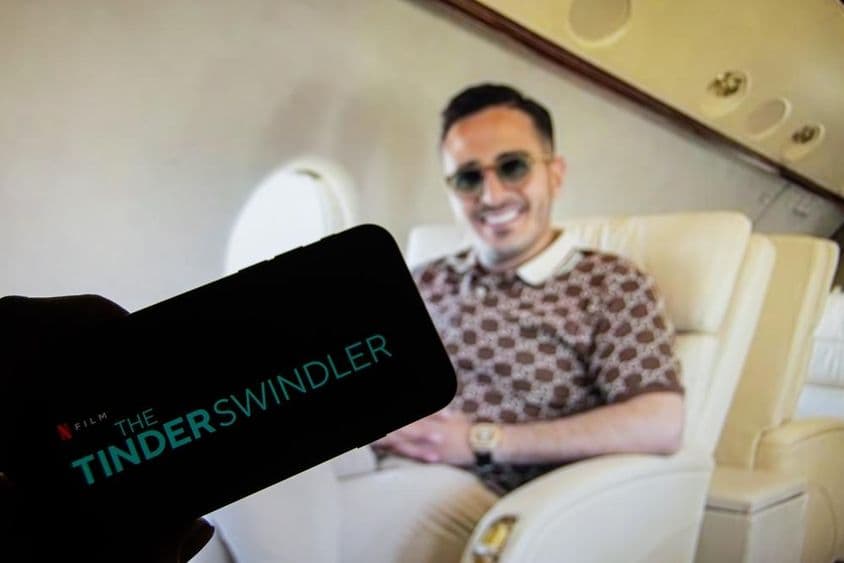 A Netflix új filmje, a The Tinder Swindle.