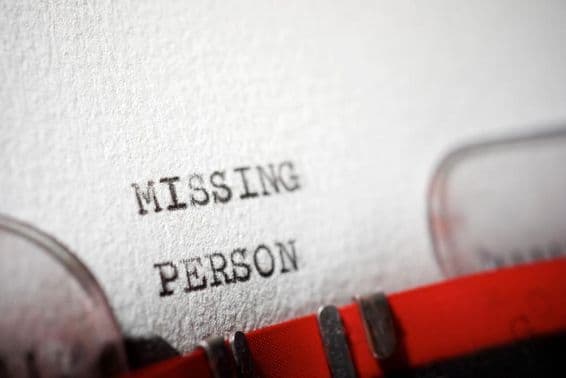 Eltűnt személyről szóló szöveg írógéppel írva.