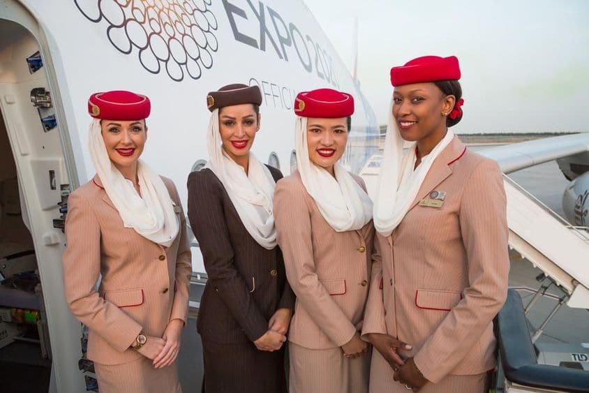 Emirates légitársaság légiutas kísérői.