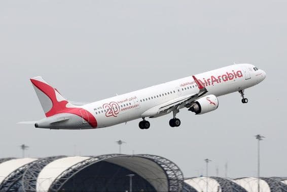 Az Air Arabia Airbus A321neo repülőgépe felszáll.
