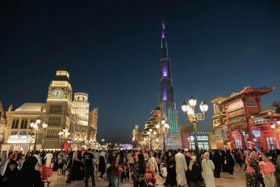 Dubai bevásárló fesztivál részeként a Global Village vonzza a turistákat.