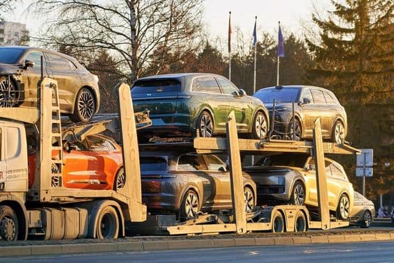 Vadonatúj kínai SUV-ok szállítása Li Auto.