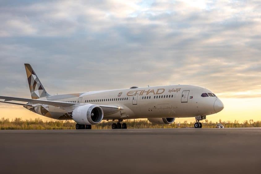 Az ETIHAD Airways Boeing 787-9 Dreamliner gurul.