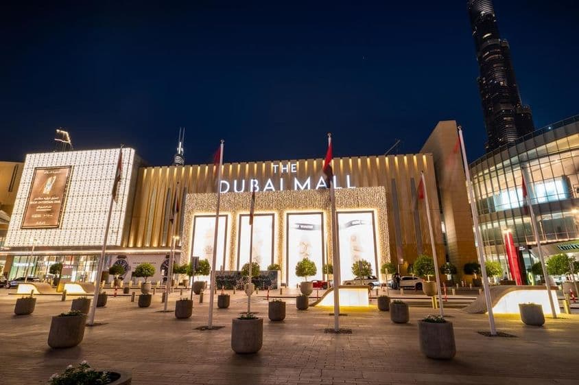 A Dubai Mall a világ legnagyobb bevásárlóközpontja és az Egyesült Arab Emírségekben.